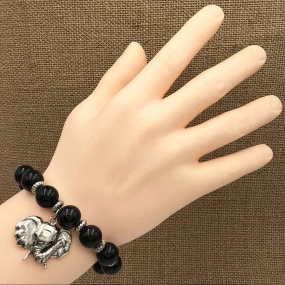 🌼 Black Bead Elephant Charm Stretch Bracelet